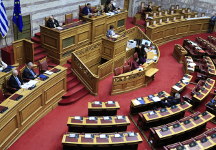 Βουλή: Υπερψηφίστηκε με 159 ψήφους το νομοσχέδιο για τη μετάβαση του ΟΠΕΚΕΠΕ στην ΑΑΔΕ