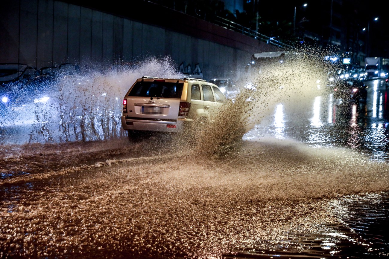 Κακοκαιρία Byron: Συναγερμός στη μισή χώρα – Ταυτόχρονα 112 σε πολλές περιοχές