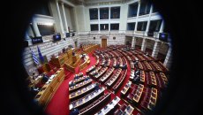 Πέρασε με 159 «ναι» ο προϋπολογισμός – Σφυροκόπημα της αντιπολίτευσης κατά της κυβέρνησης