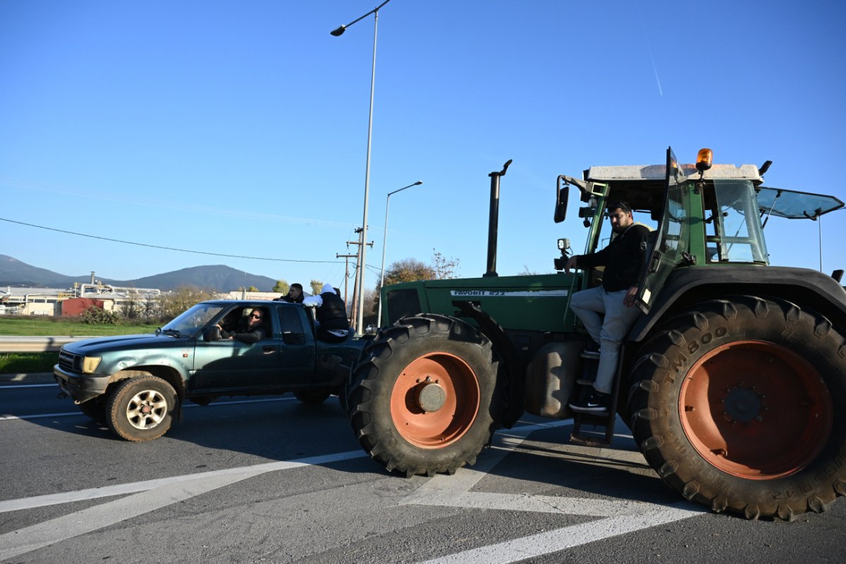 Αγρότες: Στο λιμάνι Θεσσαλονίκης με τρακτέρ από τη βόρεια Ελλάδα – Αύριο οι κρίσιμες αποφάσεις