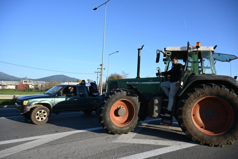 Αγρότες: Στο λιμάνι Θεσσαλονίκης με τρακτέρ από τη βόρεια Ελλάδα – Αύριο οι κρίσιμες αποφάσεις