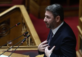 Ανδρουλάκης: Live η τοποθέτησή του στη Βουλή για το «κυκλοφοριακό χάος και την υποβάθμιση των ΜΜΜ στην Αττική»