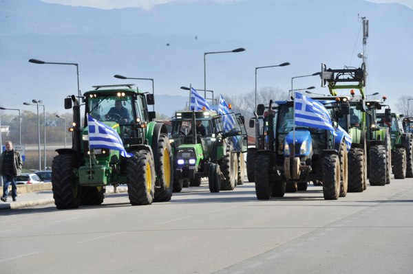 «Ο κοινωνικός αυτοματισμός δεν δούλεψε» – Σφοδρά πυρά της αντιπολίτευσης κατά κυβέρνησης για το αγροτικό