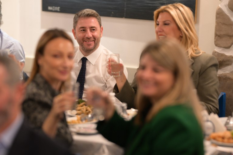 Το παρασκήνιο της συνάντησης του Ανδρουλάκη με τους βουλευτές του ΠΑΣΟΚ, ο προϋπολογισμός και οι «ψίθυροι» στα τραπέζια της Καισαριανής