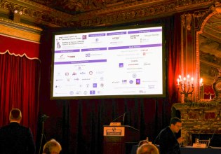 Συζήτηση Στρογγυλής Τραπέζης των Υπουργών με επενδυτές