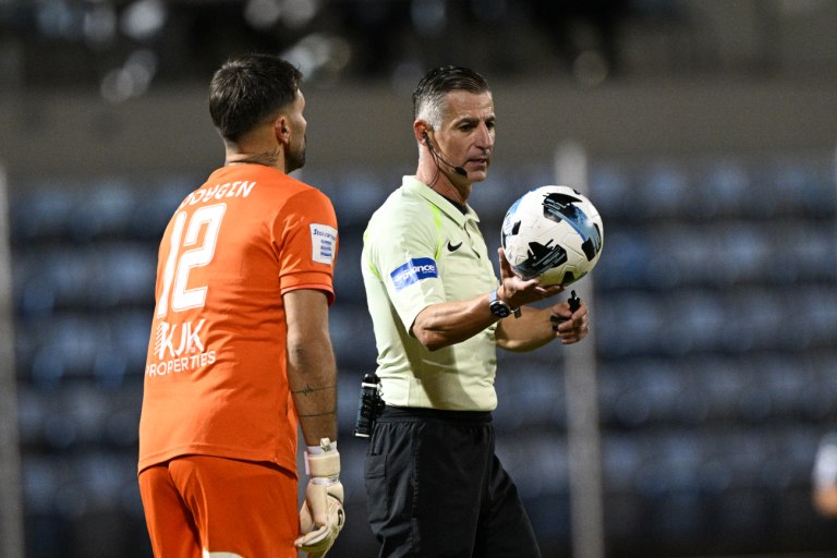 Ούτε τα προσχήματα: Ο Λανουά ξεχώρισε τους διαιτητές σε εκλεκτούς και μη