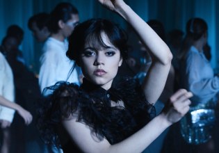 Χορεύοντας τη νοσταλγία: Τα τραγούδια που αγαπήσαμε ξανά μέσα από τη μικρή οθόνη