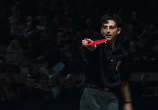 Όταν το πινγκ πονγκ ήταν νύχτα, χρήμα και τζόγος – Η αληθινή ιστορία πίσω από τον μύθο του «Marty Supreme»