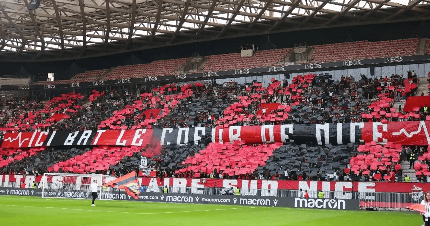 Σοκ μετά το Λοριάν – Νις: Επίθεση και χτυπήματα από οπαδούς μέσα στο πούλμαν!