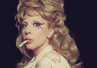 Η Lady Gaga αποκάλυψε ποια είναι η αγαπημένη της μυρωδιά