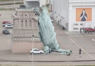 Το Άγαλμα της Ελευθερίας έπεσε εξαιτίας μεγάλων ανέμων – Όχι όμως αυτό που νομίζετε