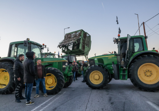Αγρότες: Λάδι στη φωτιά από την κυβέρνηση – Αντί να δώσει λύσεις στρώνει το… χαλί για πρόστιμα στα μπλόκα