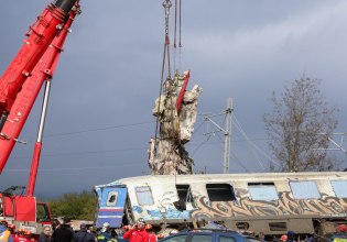 Εκταφές θυμάτων Τεμπών: Ποιες οικογένειες έχουν υποβάλει αιτήματα – Όλα όσα ζητάνε από την εισαγγελία