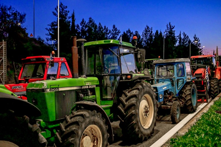 Εγνατία: Αγρότες έκλεισαν το ρεύμα από Αλεξανδρούπολη προς Ξάνθη στον δυτικό κόμβο Κομοτηνής