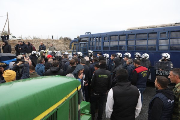 «Πυρά» κομμάτων για τις δηλώσεις Μητσοτάκη για τους αγρότες: Τους μπέρδεψε με τους «φραπέδες» και τους «χασάπηδες»