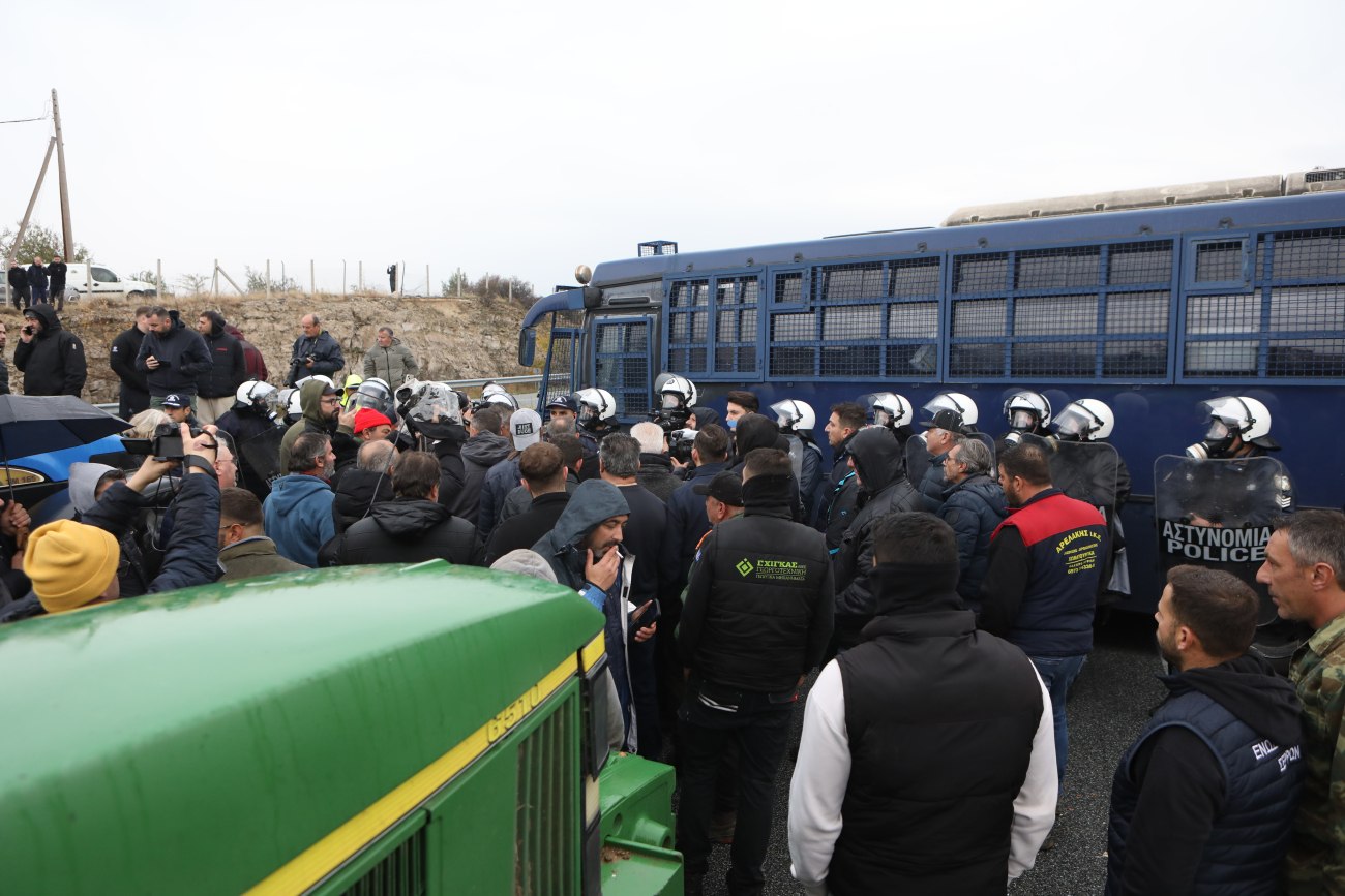 «Πυρά» κομμάτων για τις δηλώσεις Μητσοτάκη για τους αγρότες: Τους μπέρδεψε με τους «φραπέδες» και τους «χασάπηδες»