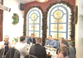 Στην Πάτρα για την «Ιθάκη» ο Τσίπρας – Συνάντηση με νέους σε καφέ του  κέντρο