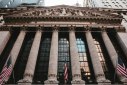 Wall Street: Οι αγορές κρατούν την ανάσα τους λίγο πριν την απόφαση της Fed