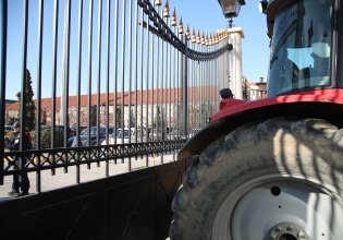 Μπλόκα: Νέα εβδομάδα, νέες δράσεις ανεβάζουν τον «πυρετό» στο Μαξίμου – Η λίστα με τα αιτήματα των αγροκτηνοτρόφων