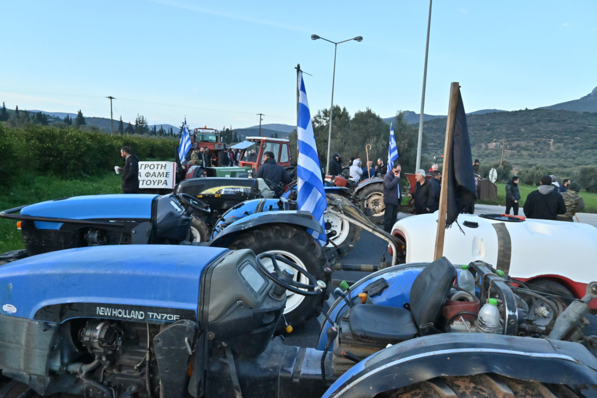 Ο φραπές της οργής και τα μπλόκα της επιβίωσης