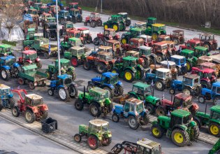 Όταν ο λαός φωνάζει «δεν πάει άλλο» και οι κυβερνώντες ακούνε «κι άλλο», στις δημοσκοπήσεις θα «διαλύονται» και τα μπλόκα θα ενισχύονται
