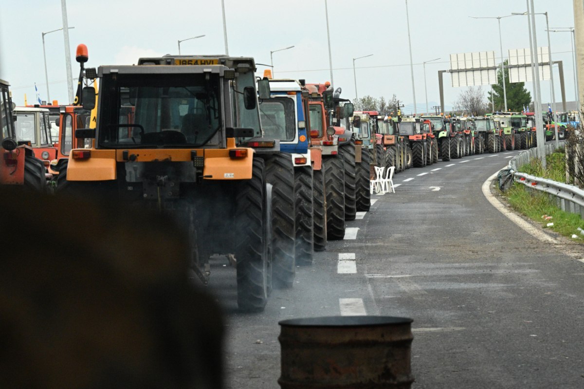 «Έκλεισαν οι πόρτες του διαλόγου» λένε οι αγρότες- Λάθος με τον ΕΛΓΑ, «ομαλά οι επόμενες πληρωμές» λέει ο κ. Κέλλας