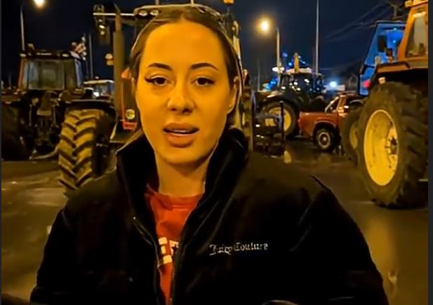 Νεαρή αγρότισσα στα μπλόκα: «Για να πάρω έναν καφέ πρέπει να πουλήσω 16 κιλά σιτάρι»