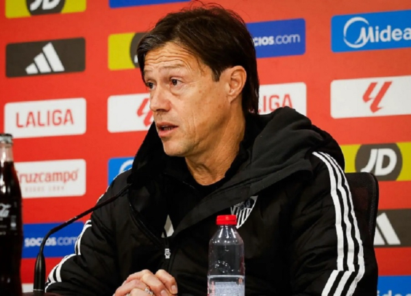 Στήριξη Αλμέιδα σε Τσάμπι Αλόνσο: «Πάντα θα υπερασπίζομαι έναν συνάδελφο μέχρι θανάτου»