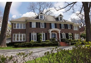 Σαν να μην πέρασε μια μέρα: Το θρυλικό σπίτι του Home Alone ανακαινίζεται με στυλ 90s