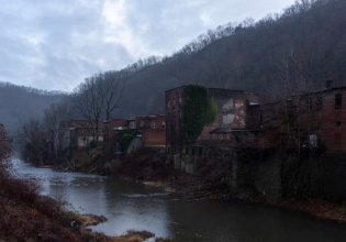 Πόλεμος στη Φτώχεια: Η αμερικανική πόλη που δεν σώθηκε με τα δισ. της Ουάσιγκτον