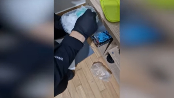 Η δράση της συμμορίας που πουλούσε ναρκωτικά σε σχολεία – Οι απειλές και οι αποκαλυπτικοί διάλογοι