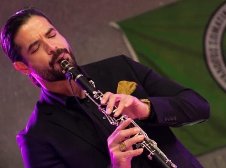 Άρης Μουγκοπέτρος: Στα δικαστήρια της Τρίπολης μετά τη μήνυση της συζύγου του – «Αισθάνθηκε ότι απειλείται» λέει ο δικηγόρος της