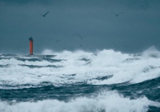 Τσουχτερό κρύο και άνεμοι επιπέδου θύελλας έως 11 Μποφόρ στη Βόρεια Ελλάδα