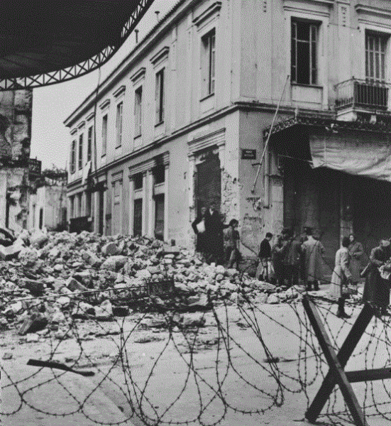 Δεκεμβριανά: Εκεί πια το «ζω» ή «δεν ζω» παιζότανε κορόνα-γράμματα