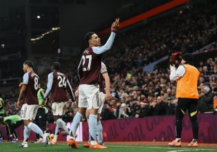 Άστον Βίλα – Μάντσεστερ Γιουνάιτεντ 2-1: Παραμένουν σε «τροχιά» κορυφής οι «χωριάτες»!