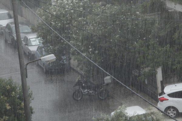 Καιρός: Συναγερμός για έντονα φαινόμενα – Πού θα χτυπήσουν ισχυρές καταιγίδες