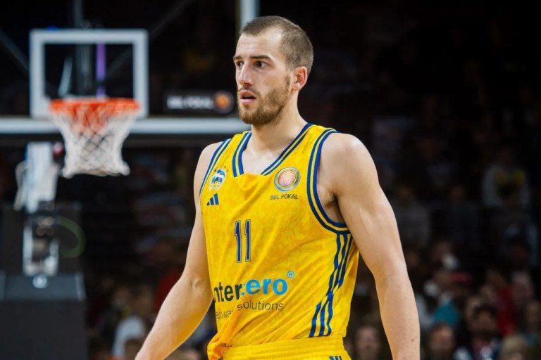 Ψάχνεται για σουτέρ η ΑΕΚ – Ενδιαφέρεται για τον Ματ Τόμας