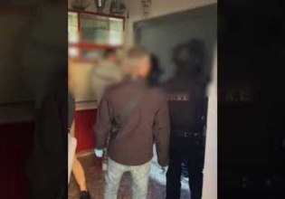 Ασπρόπυργος: Έφοδος της αστυνομίας σε οικισμό – Επτά συλλήψεις για ρευματοκλοπές και όπλα