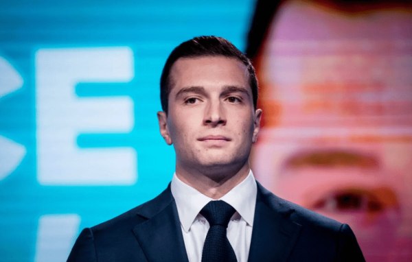 Μπαρντελά: Τελικά θαυμάζει ή απορρίπτει τον Ντόναλντ Τραμπ;