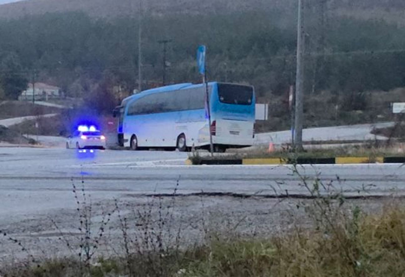 Πτολεμαΐδα: Εκτροπή λεωφορείου με εργαζόμενους στη ΔΕΗ – Νεκρός από ανακοπή ο οδηγός