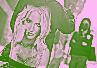 Τρίγωνα, κάλαντα και καρφιά: Οι χριστουγεννιάτικες ευχές της Μπρίτνεϊ Σπίαρς έσταζαν φαρμάκι