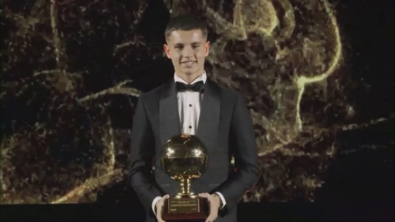 Ολυμπιακός και Μουζακίτης λάμπουν στον «καθρέφτη» της Ευρώπης