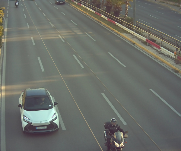 Πάνω από 1.000 παραβάσεις σε 4 ημέρες – Τι έδειξαν οι 8 κάμερες που λειτουργούν πιλοτικά στην Αττική