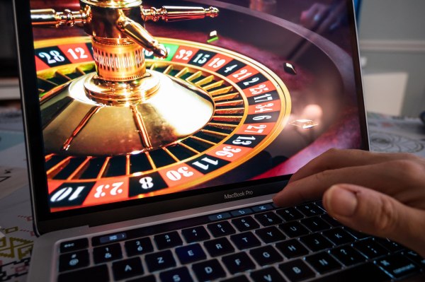 Greece Battles Surge in Illegal Online Gambling: 11,000 Sites Blocked