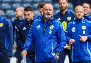 Μουντιάλ 2026: Ο προπονητής της Σκωτίας καλεί τους συμπατριώτες του να… μείνουν σπίτι λόγω των εξωφρενικών τιμών!