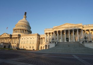 Συρία: Την οριστική άρση των κυρώσεων ενέκρινε το αμερικανικό Κογκρέσο