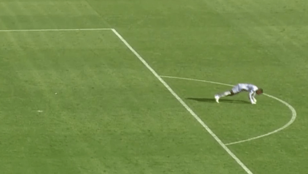 Σοκ στο Κόπα Άφρικα: Κατέρρευσε στον αγωνιστικό χώρο ο τερματοφύλακας του Σουδάν, Μονγκέντ Ελνέελ! (vid)