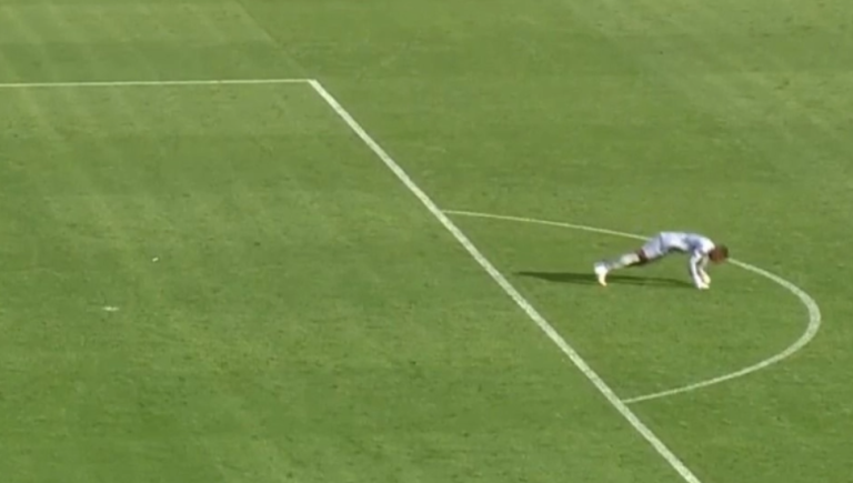 Σοκ στο Κόπα Άφρικα: Κατέρρευσε στον αγωνιστικό χώρο ο τερματοφύλακας του Σουδάν, Μονγκέντ Ελνέελ! (vid)