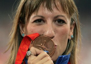 Πηγή Δεβετζή: «Ο Χριστός ήταν δίπλα μου» λέει η Ολυμπιονίκης για το τροχαίο ατύχημα που ενεπλάκη