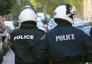 Δύο ανήλικοι και ένας 18χρονος ξυλοκόπησαν και λήστεψαν διανομέα στην Αργυρούπολη